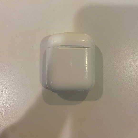 Apple Airpods - Picture 1 of 9